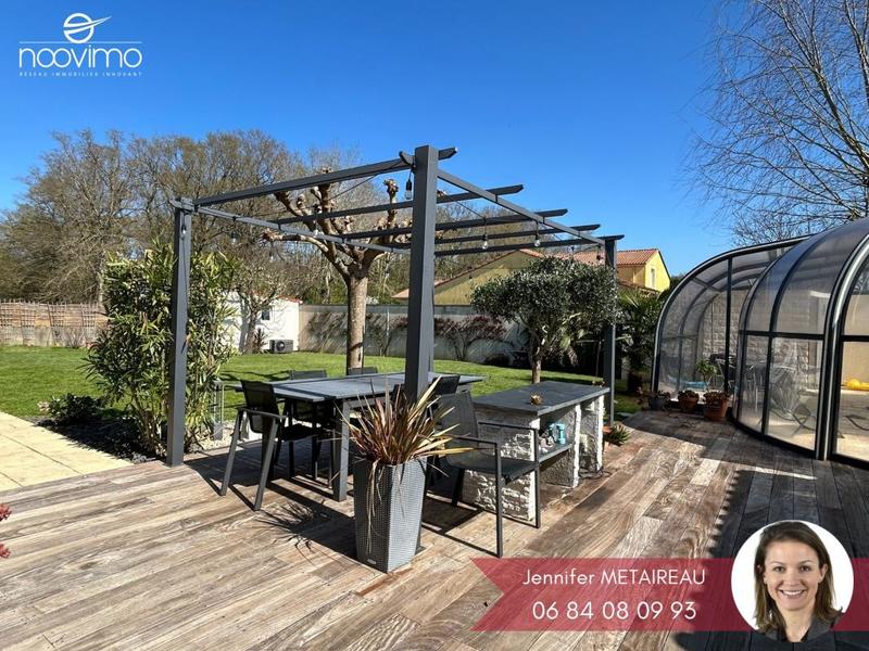 Maison - 222 m² - 9 pièces