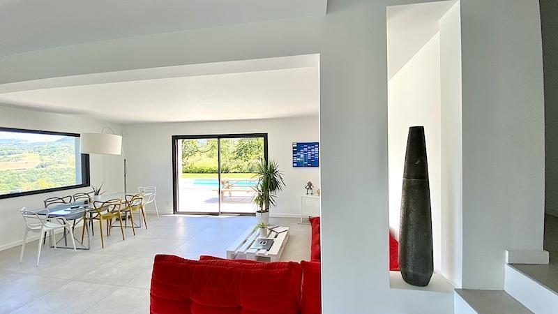 Maison - 144 m² - 5 pièces