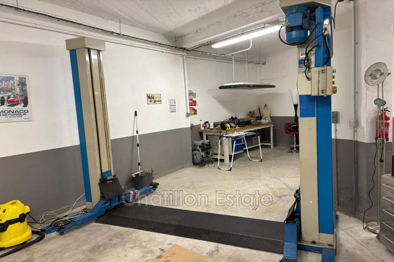 Parking / Garage - 201 m²