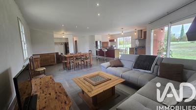 Maison - 144 m² - 5 pièces