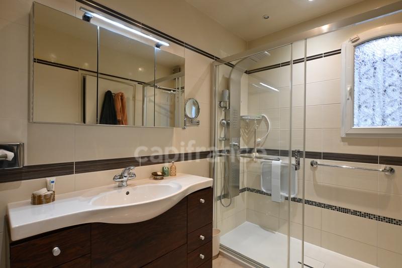 Maison bourgeoise - 225 m² - 9 pièces