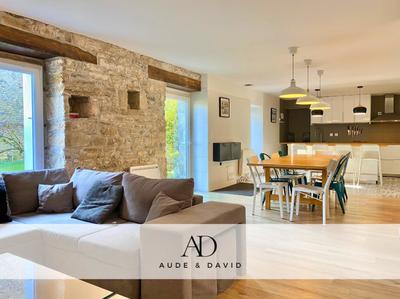 Maison - 230 m² - 7 pièces