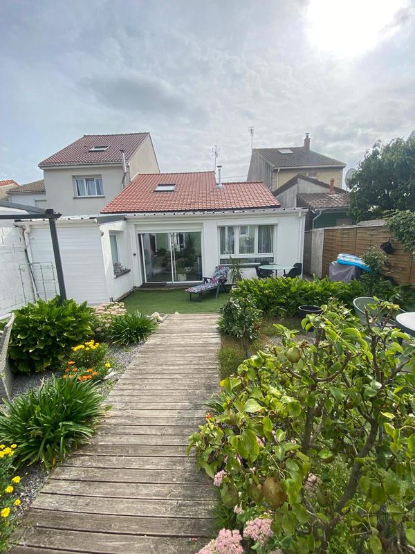 Maison - 82 m² - 3 pièces