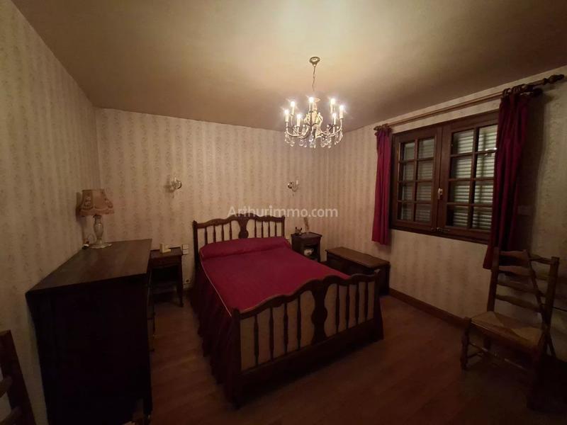 Maison - 200 m² - 8 pièces