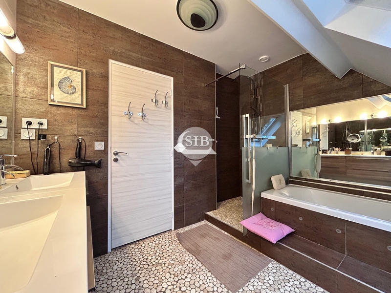 Maison ancienne - 135 m² - 6 pièces