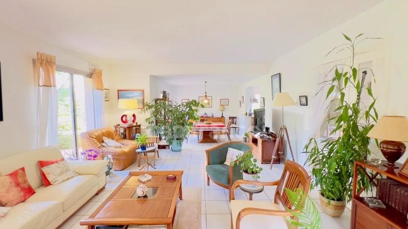 Maison - 152 m² - 8 pièces