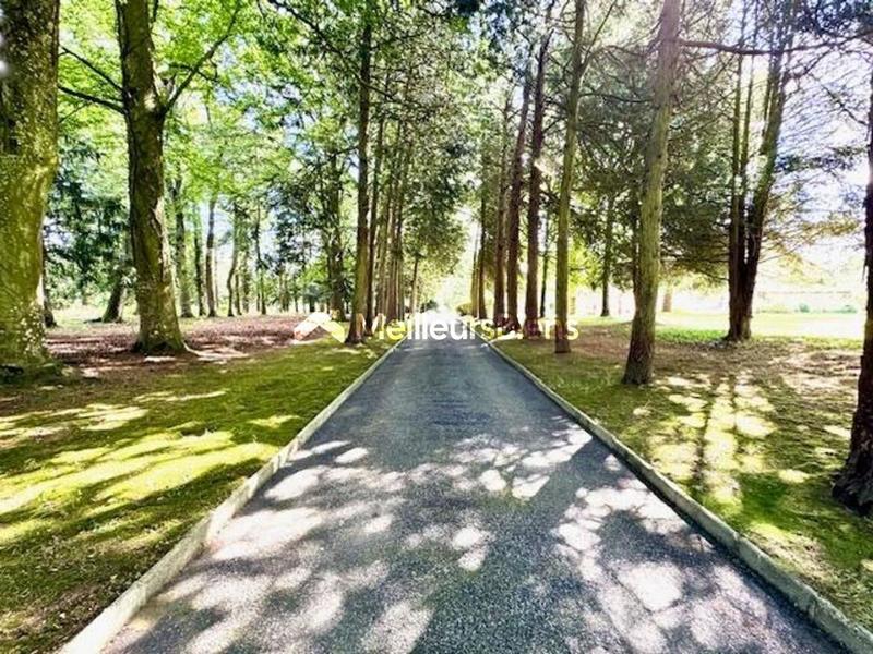 Propriété - 192 m² - 12 pièces