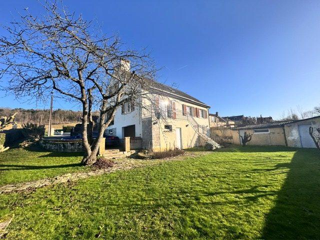 Maison - 152 m² - 9 pièces