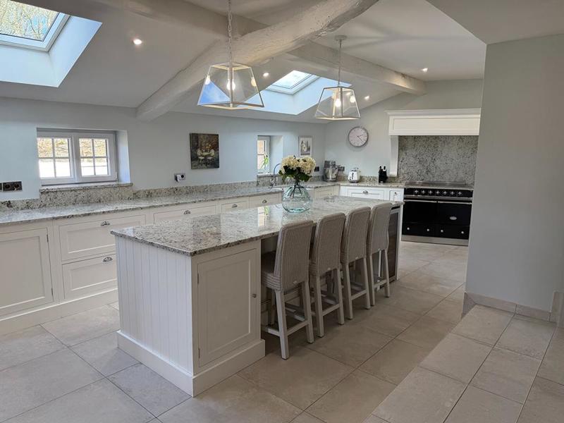 Maison - 241 m² - 5 pièces