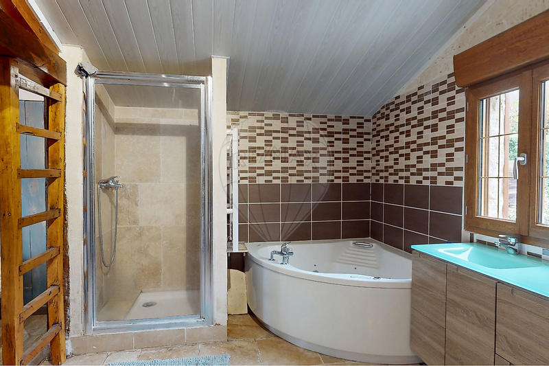 Maison - 157 m² - 7 pièces