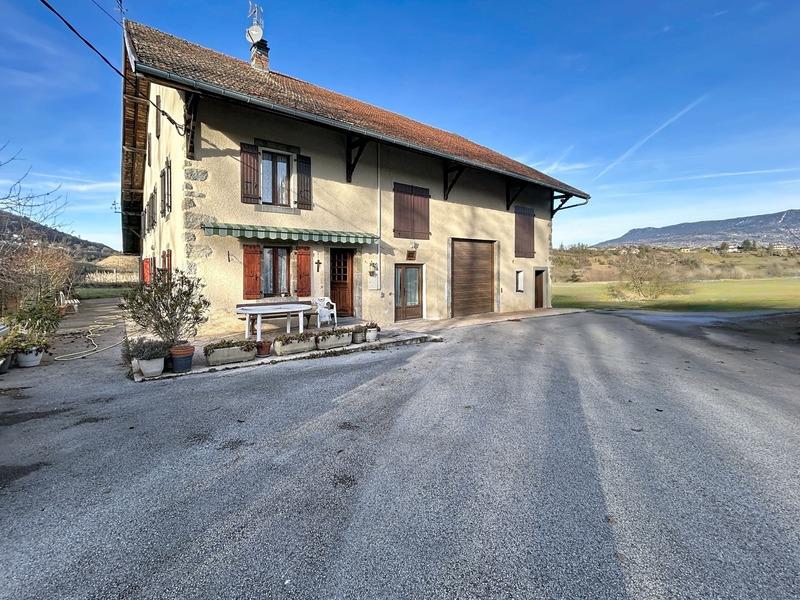 Maison - 206 m² - 5 pièces