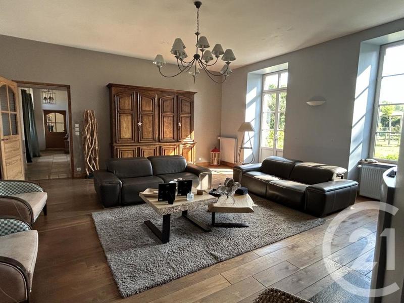 Corps de ferme - 468 m² - 12 pièces