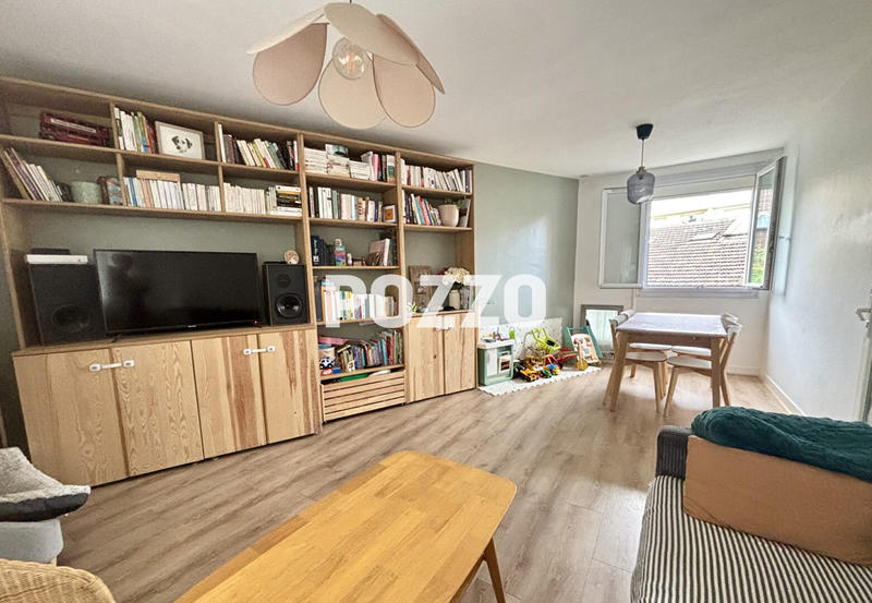 Maison - 90 m² - 5 pièces