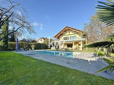 Maison - 307 m² - 6 pièces