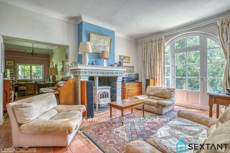 Maison - 220 m² - 7 pièces