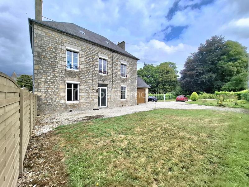 Maison en pierre - 108 m² - 5 pièces