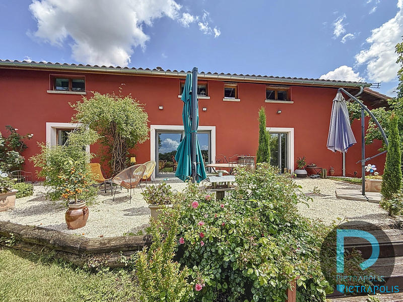 Maison - 187 m² - 8 pièces