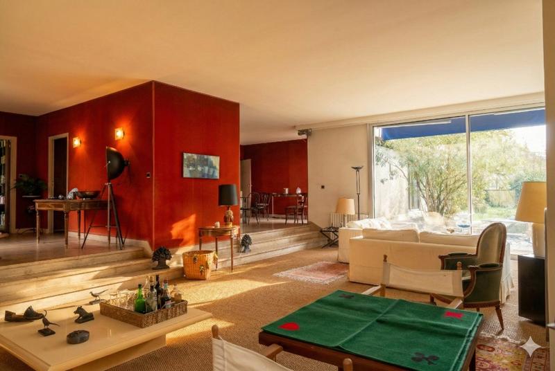 Maison contemporaine - 239 m² - 6 pièces