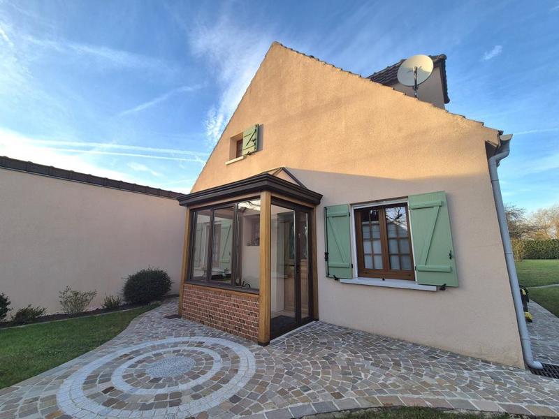 Maison - 96 m² - 4 pièces