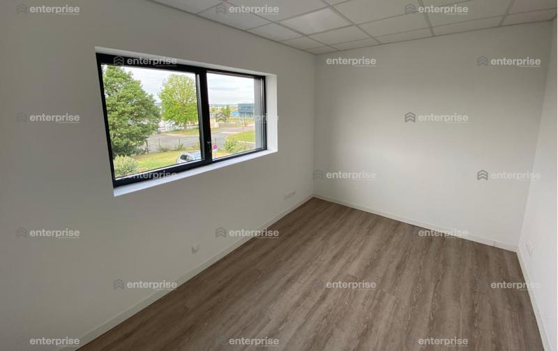 Local d'activité / Entrepôt - 224 m²