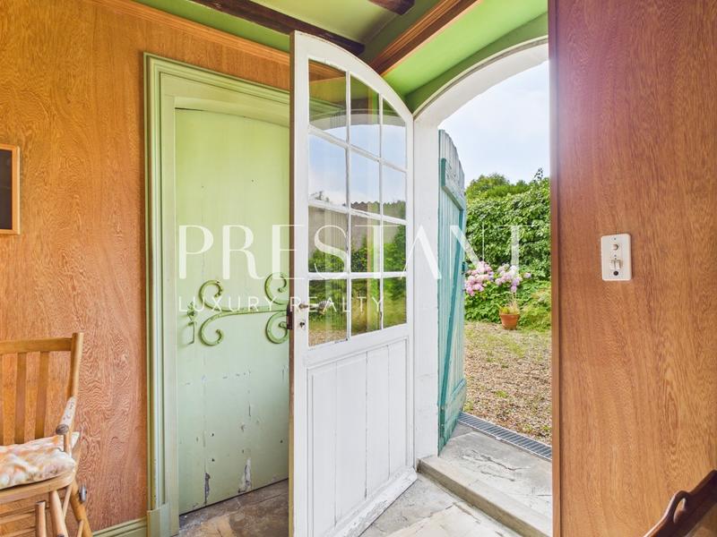 Maison - 285 m² - 7 pièces