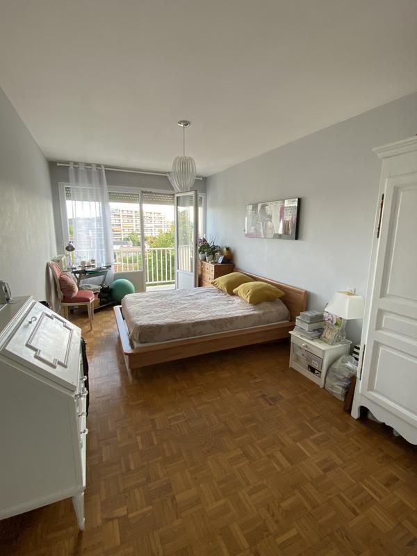 Appartement - 98 m² - 5 pièces