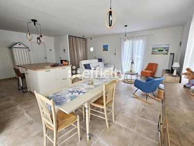 Maison - 94 m² - 4 pièces