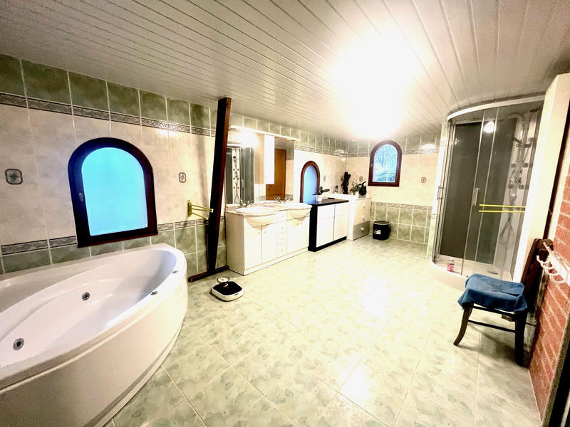 Maison - 190 m² - 7 pièces