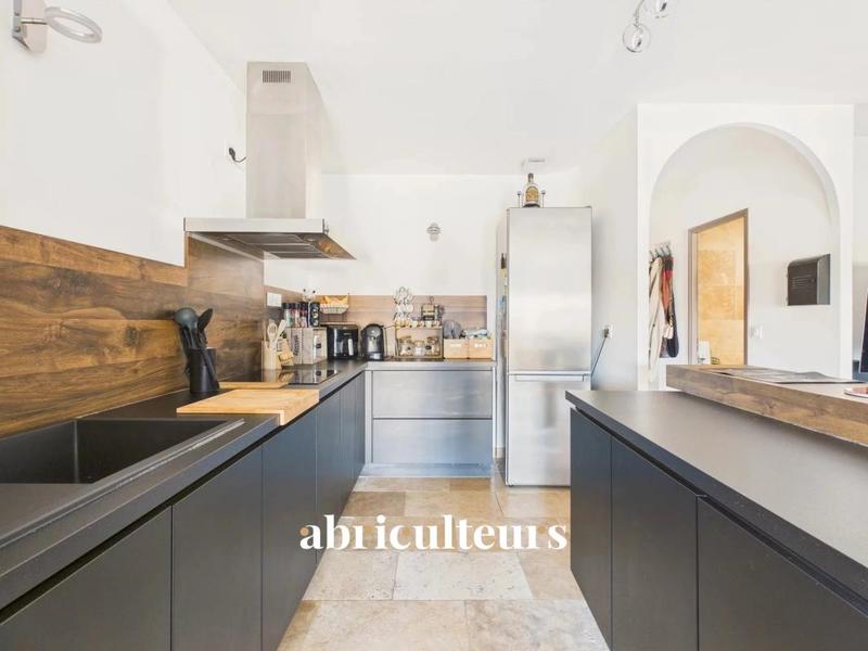 Appartement ancien - 95 m² - 3 pièces