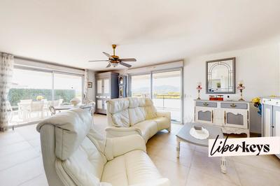 Appartement - 110 m² - 5 pièces