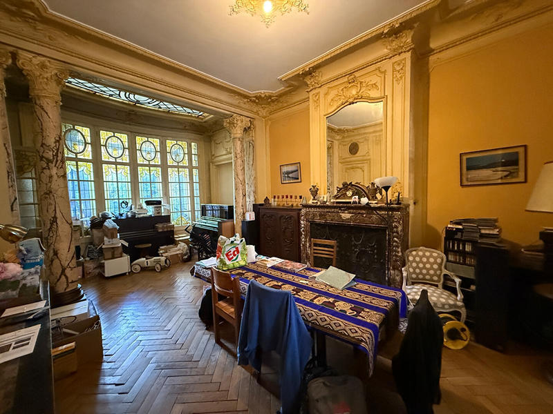 Maison - 337 m² - 8 pièces