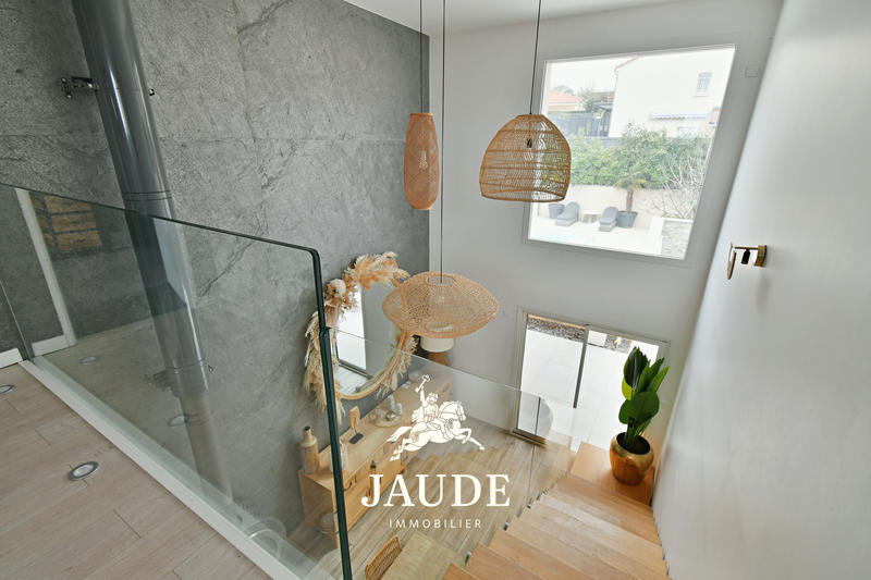 Maison - 236 m² - 9 pièces