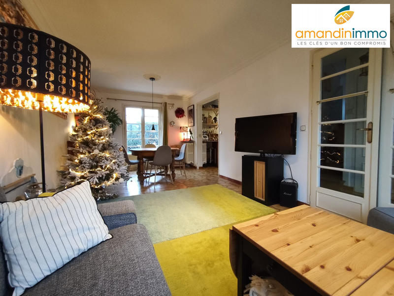 Maison - 97 m² - 7 pièces