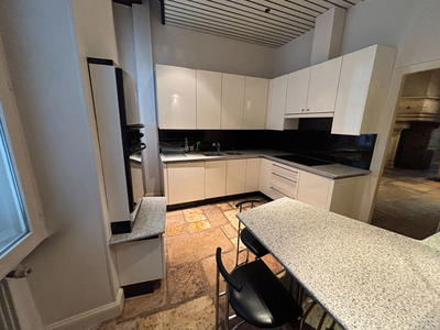 Maison - 255 m² - 9 pièces