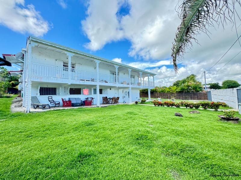 Maison - 362 m² - 8 pièces