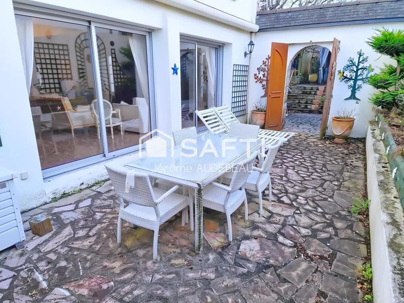 Maison - 209 m² - 6 pièces