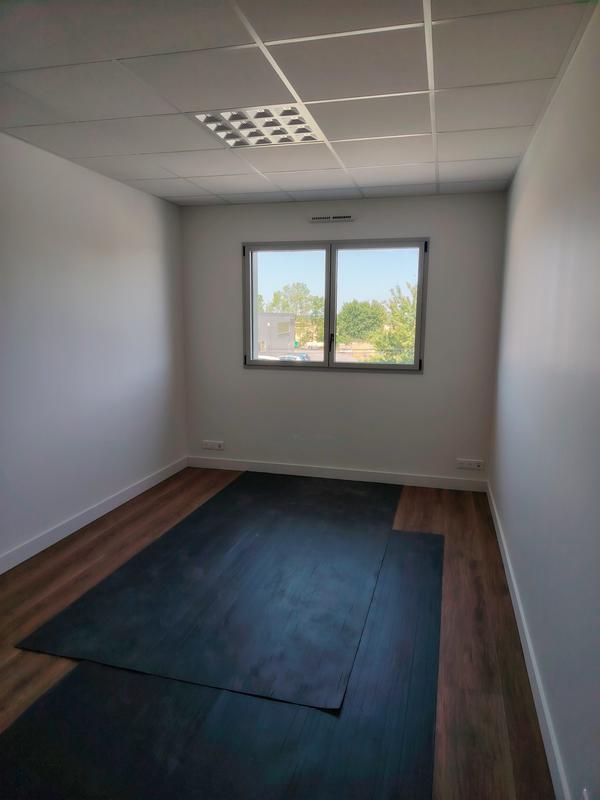 Bureau - 87 m² - 5 pièces