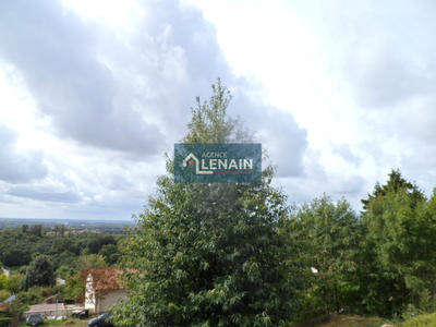 Maison - 241 m² - 8 pièces