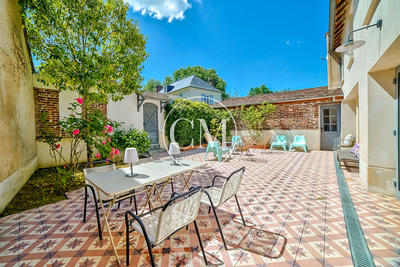 Maison - 278 m² - 8 pièces