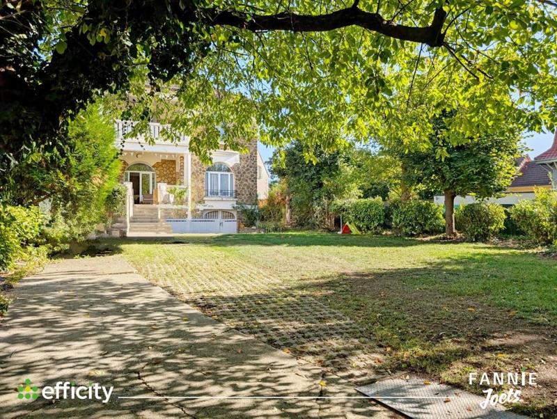 Demeure - 137 m² - 6 pièces