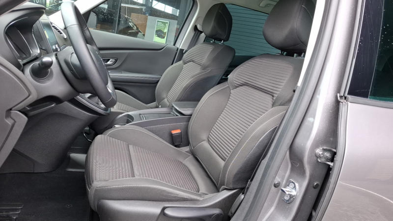 Renault Grand Scénic III Evolution TCe 140