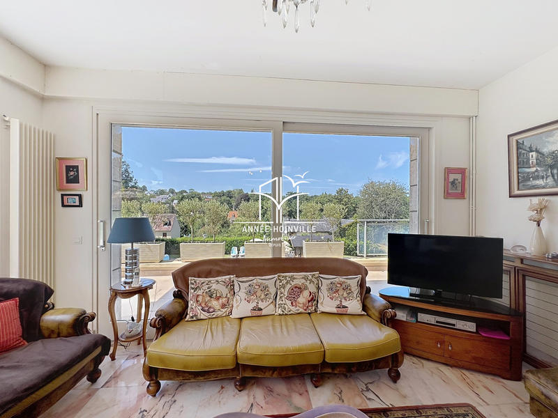 Villa - 266 m² - 8 pièces