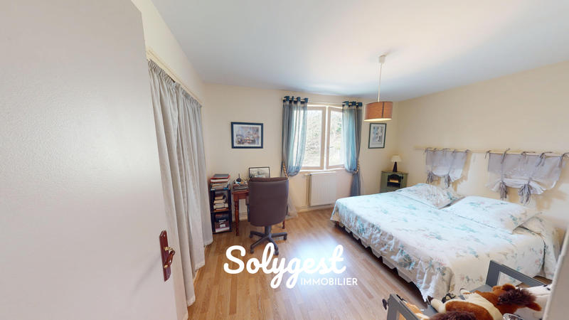 Maison - 305 m² - 7 pièces