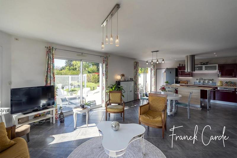 Maison - 159 m² - 8 pièces