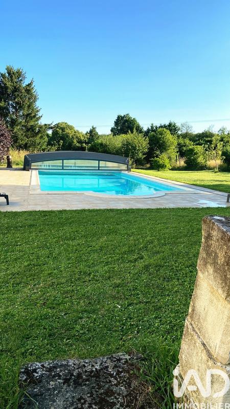 Maison - 230 m² - 6 pièces