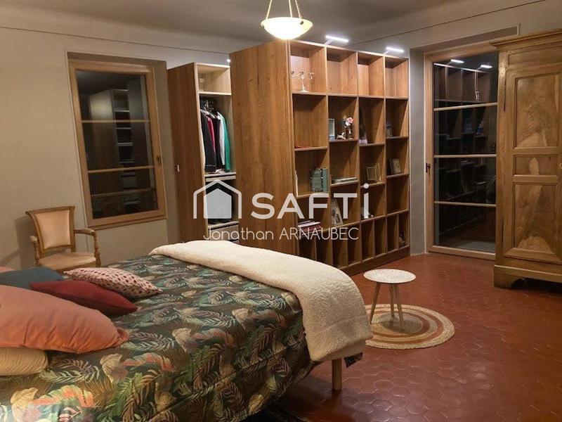 Maison de maîtres - 365 m² - 11 pièces