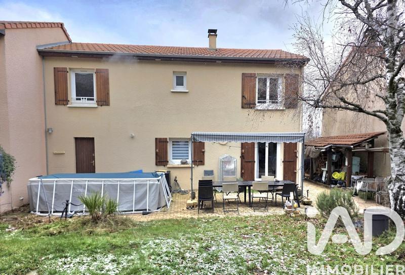 Maison - 90 m² - 5 pièces