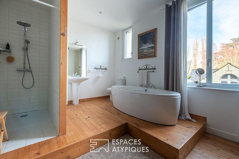 Maison - 303 m² - 10 pièces