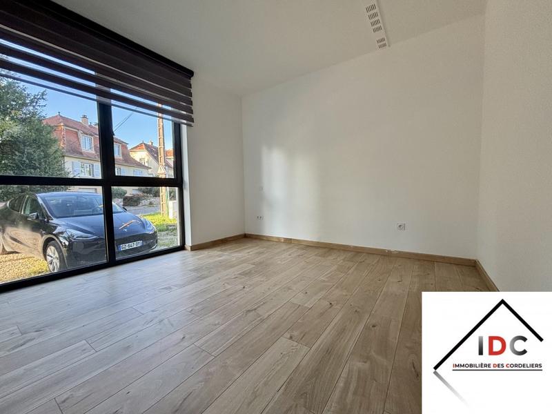 Appartement - 92 m² - 4 pièces