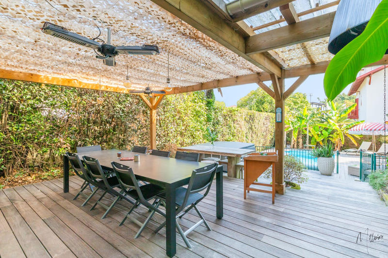 Maison - 300 m² - 10 pièces